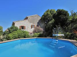 Nice Home In St Didier With Outdoor Swimming Pool, Wifi And 2 Bedrooms, villa in Saint-Didier
