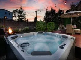 Entire house with Four Bedrooms, Hot Tub, BBQ, Private Backyard, FREE WiFi and Parking, near Seattle, EV