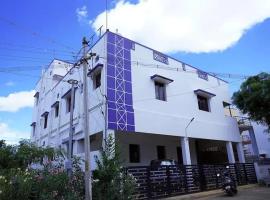 WHITE HOUSE- 1BK Pleasant Apartment with Open Terrace, loma-asunto kohteessa Coimbatore