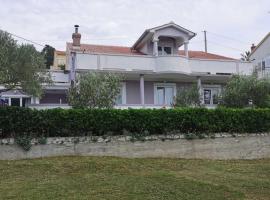 Apartments with parking space Kampor, Rab - 4985