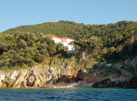 Apartments by the sea Kozarica, Mljet - 4950, hotel di Kozarica