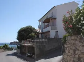 Apartments by the sea Banjol, Rab - 4952