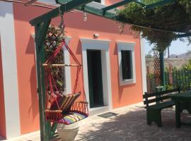 Petranta's House Παραδοσιακή εξοχική κατοικία, hotel s parkiralištem u gradu 'Kalimnos'
