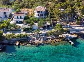 Apartments by the sea Necujam, Solta - 5162