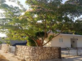Apartments by the sea Cove Saplunara, Mljet - 4896 โรงแรมในMaranovići