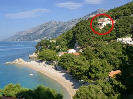 Apartments by the sea Brela, Makarska - 6688, hotel v destinaci Brela