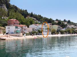 Apartments by the sea Drasnice, Makarska - 6652, 3-звездочный отель в Драшнице