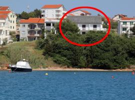 Apartments and rooms by the sea Povljana, Pag - 6476, guest house di Povljana