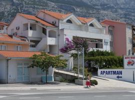 Apartments with parking space Makarska - 6696