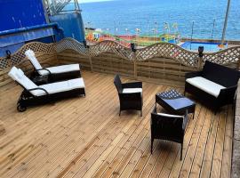 Sea View Luxury Apartment Balcony Whirlpool Bath, Hotel in Bridlington