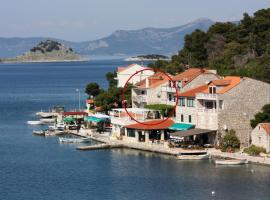 Rooms by the sea Pomena, Mljet - 4929, guest house in Pomena