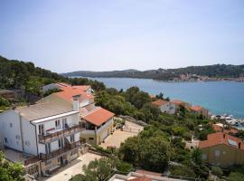 Apartments and rooms by the sea Tisno, Murter - 5128, hotel em Tisno