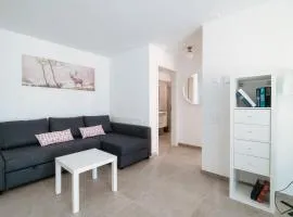 Cama 1 Apartment by Quokka 360 - Comfortable Stay in the Moesano Valley