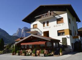 Albergo Ristorante Edera, hotel v destinaci Agordo