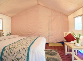 Hunder Stay and Camp, luxury tent in Hundar
