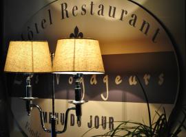 Hotel Les Voyageurs: Les Sables-dʼOlonne şehrinde bir otel