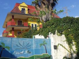 Bed and Breakfast Coral Blue, hotell med parkering i Briatico