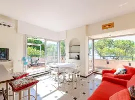 ALTIDO Flat with Terrace & Sea View