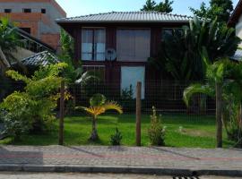 Casa alquiler en Bombas Bombinhas, hotel with parking in Bombas