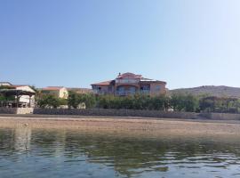 Villa Maestral، فندق في نوفاليا