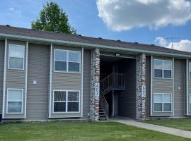 The Ingrid Apt #8 - Fresh and Simple 2bd with WiFi, hotel a Hamilton