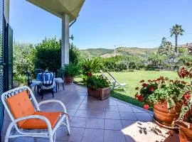 Stunning Home In S, M, Di Castellabate With 3 Bedrooms And Wifi