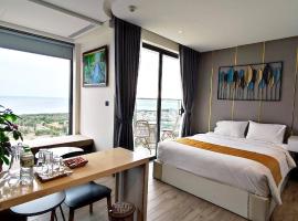 IVORY Apartment Apec Phu Yen with POOL Access, בית חוף בטוי הואה