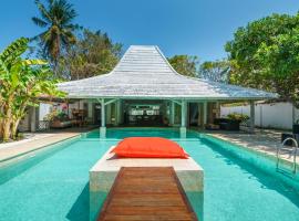 Villa Merano - Huge pool - Meno, holiday home in Gili Meno