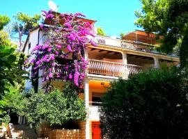 Apartments by the sea Ivan Dolac, Hvar - 8700