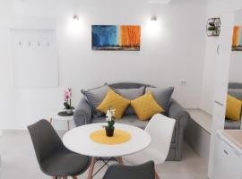 Apartment Marina, allotjament a la platja a Kotor