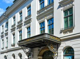 Hotel Saski Krakow Curio Collection by Hilton, hotel near Adam Mickiewicz Monument, Krakow
