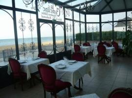La Cameline, hotel v destinaci Plougasnou