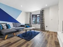 Walsall - 4 Bedroom House, Wi-Fi, Garden , Sleeps 8 - JRR Stays