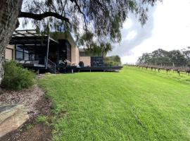 Cinque Stelle · spacious villa private bushland, котедж у місті Yallingup Siding