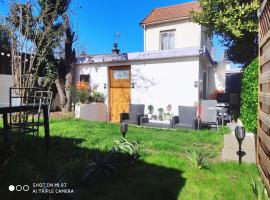 Orly Pico studio, cottage a Choisy-le-Roi