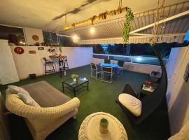 Large quiet terrace, golf views