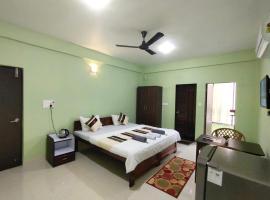The Narrow Way Edward Guest House, family hotel in Candolim