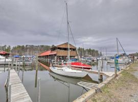 Walk to Marina Cute Gilford Cottage with Grill