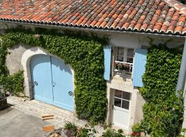 Le logis de Lasteyrie, bed & breakfast a La Rochebeaucourt-et-Argentine