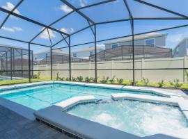 7-bed w Pool, Game Room and Free Resort Access, viešbutis mieste Davenportas