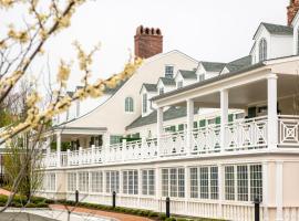 Canoe Place Inn & Cottages, hotel v destinaci Hampton Bays