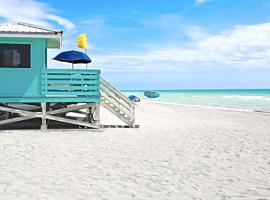 Close to beaches with hot tub and large garden, hôtel avec jacuzzi à Sarasota
