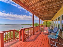Waterfront Lake Eufaula Home Multi-Level Balcony, hotel v destinaci Eufaula