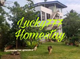 Lucky777 Homestay, hotel i Mambajao