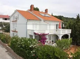 Apartments with parking space Barbat, Rab - 4962