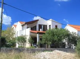 Apartments with a parking space Rukavac, Vis - 8848