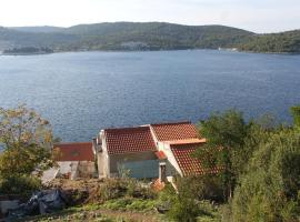 Apartments by the sea Vis - 8526, hotel in Vis