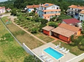 Family-friendly apartments with swimming pool Babici, Umag - 2531