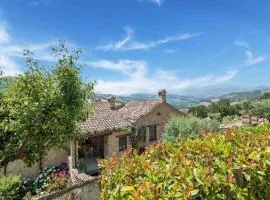 Studio in Monte San Martino with Pool & Views