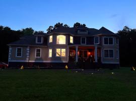 Hudson Valley Dream Mansion, feriebolig i Wallkill